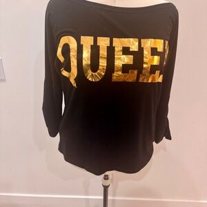 “QUEEN” Gold Foil Graphic Tee – Size 2X